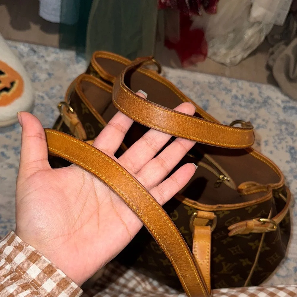 Louis Vuitton Batignolles - Picture 6 of 8